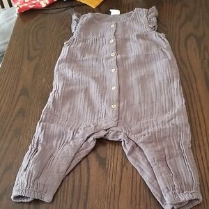 H&M Gray Baby Romper. With Frills On The Sleeves. Size 6mth
